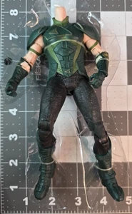McFarlane DC Page Punchers INJUSTICE GREEN ARROW Body Buck - Picture 1 of 11