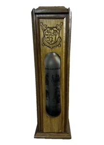 VTG Roses And Kazanlak Empty Bottle With Wooden Case Signed Inscribed. - Foto 1 di 12