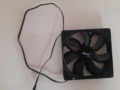 Aero Cool PC Case Cooling Fan 120*120*25mm 3 pin power connector - Image 1 of 3