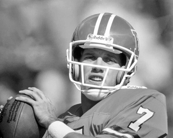 Impresión de póster de fútbol americano de la NFL brillante 8x10 de los Denver Broncos John Elway Foto 1 de 1