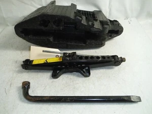 2006 Jaguar Vandenplas XJ8 Emergency Spare Tire Tool Jack Set OEM 2004-2007 - Picture 1 of 13