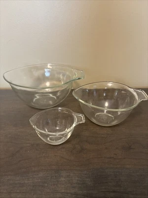 Vintage Pyrex Glass Measure/Mix Teardrop Nesting Bowls 1,3,8 Cup Set Of 3 - Image 1 of 4