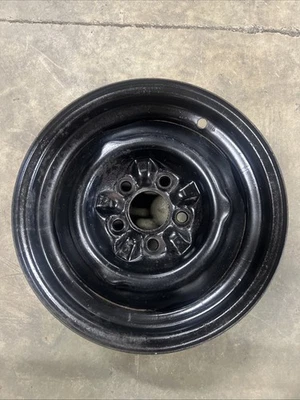 RUEDA DE ACERO VINTAGE 15”X5” 5x4-1/2” PATRÓN DE PERNOS ORIGINAL Ford Chrysler Dodge Foto 1 de 4
