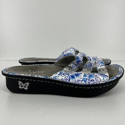 Sandalias para mujer Alegria by PG Lite talla 38 azul estampado floral cuero deslizables EE. UU. 8 Foto 1 de 4