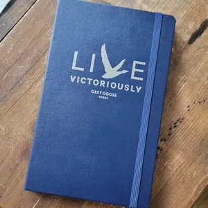 Grey Goose Notizblock Schreibbuch blau 8,5 mal 5,5 in Journal Komposition NEU - Bild 1 von 9