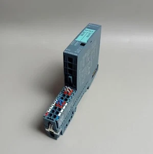 Siemens 6ES7 132-6BF01-0BA0 + 6ES7 193-6BP00-0BA0 - Picture 1 of 3