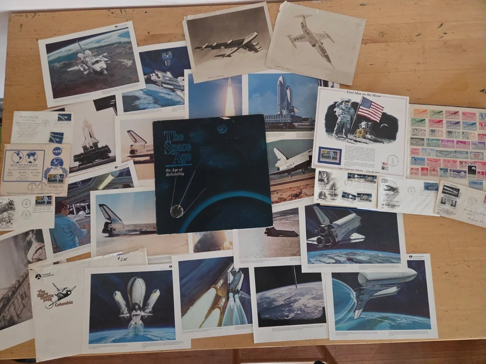 Air Mail and Space stamps, U.S. and foreign, LP, Columbia archive, G-EX quality - Image 1 of 4
