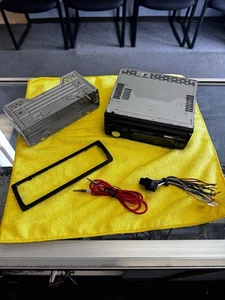Sony CDX-GT320 AUTORADIO AM/FM/CD/AUX MIT HÜLLE/VERKLEIDUNG/KABELBAUM/GETESTET & FUNKTIONIERT - Bild 1 von 22