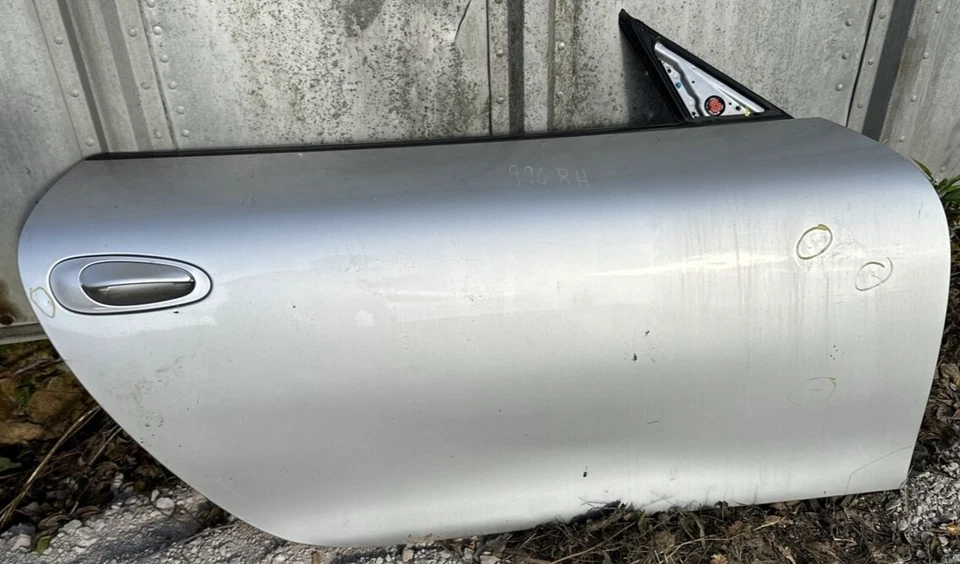 MONTAJE PUERTA PASAJERO DERECHO PORSCHE 911 996 CARRERA CON CRISTAL PLATEADO Foto 1 de 4