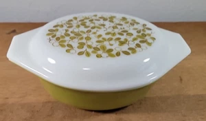Vintage Pyrex Kasserolle Olive Verde Avocado mit Oliven & Deckel 043 1,5 Quart - Bild 1 von 13