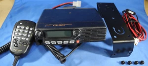 Yaesu FTM-3200DR Nadajnik-odbiornik FM Radio mobilne z mikrofonem 1 W (części / naprawa) - Zdjęcie 1 z 21