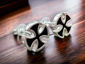 Orecchino Borchie Croce di Ferro Realizzato in Argento 925 & Acciaio Inox Uomo/Donna - Foto 1 di 10