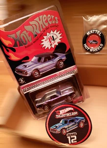 Camaro COPO 2013 Hot Wheels '68 púrpura 3839/4500 coche, parche de pasador y botón Mattel - Imagen 1 de 12