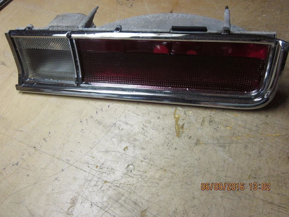 Chrysler Newport 1969 montaje de luz trasera  Foto 1 de 1