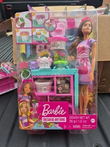 Barbie You Can Be Anything 2020 muñeca florista caucásica y juego Mattel Dough - Imagen 1 de 5