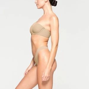 Reggiseno senza spalline Skims adatto a tutti - argilla - 382dd - Foto 1 di 2