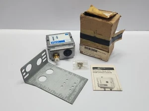 JOHNSONS CONTROLS P77AA-9351 PRESSOSTATO - Foto 1 di 11