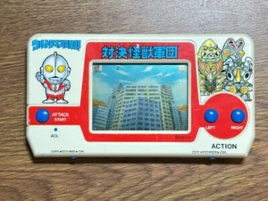 lsi lcd GAME bandai BANDAI ULTRAMAN CLUB TAIKETSU KAIJU GUNDAM - Picture 1 of 4