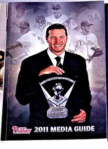 Philadelphia Phillies 2011 Media Guide - Cubierta Roy Halladay - Buen Estado - Imagen 1 de 2