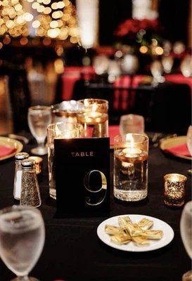 Números de mesa em preto e dourado - Imagem 1 de 4