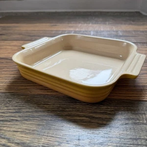 Le Creuset Stoneware Square Baking Dish 8” Dijon Yellow 08.13 France - Picture 1 of 4