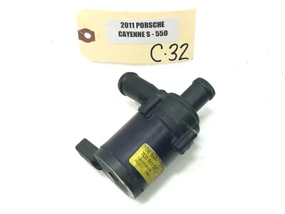 Bomba de agua secundaria auxiliar Porsche Cayenne 2011-2018 OEM. Foto 1 de 4
