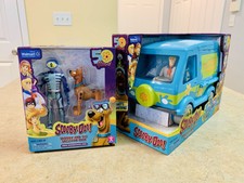 Scooby-Doo Mystery Machine 50th Anniversary With Fred Scooby & Skeleton Man Toys