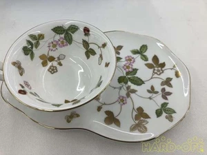 Wedgwood Wild Strawberry Gold Tea Cup Saucer From Japan - Picture 1 of 5