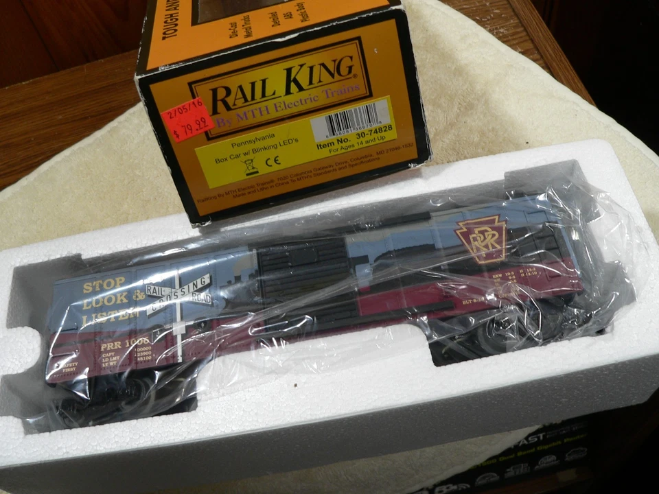MTH RAILKING PRR BOXCAR W/ BLINKING LEDs  30-74828 PEMMSYLVAINA - Image 1 of 1