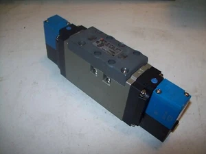 NEU SMC VSS8-6-FG-D-3EZ-V1 DOPPELMAGNET 5/2 INTER PILOT 24VDC P5329 - Bild 1 von 5