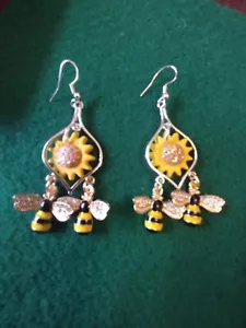 Bees And Sunflower Dangle Earrings - Picture 1 of 5