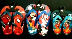 NEU! Kinder Jungen Strand Urlaub Flip Flops Autos, Mickey Mouse, Spiderman - Bild 1 von 4