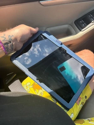 LG G Pad X V520 32GB, Wi-Fi   4G (AT - Image 1 of 3