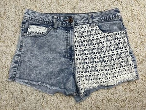 Celebrity Pink Women's Cutoff Jean Shorts sz 6 Acid Wash Frayed Lace (28 x 2) - Picture 1 of 23