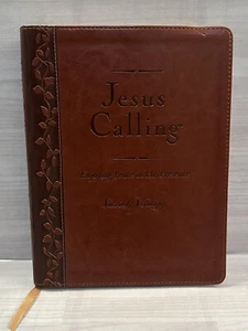 Jesus Calling: Enjoying Peace In His Presence by Sarah Young- Faux Leather Brown - Imagen 1 de 4