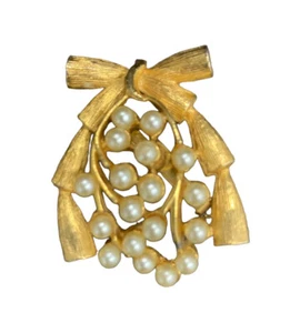 Vintage gold & pearl Torino Bow Brooch - Picture 1 of 11