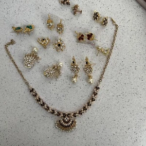 Mixed Lot of Costume Jewelry 9-sets Earrings & 1-Necklaces - Picture 1 of 6