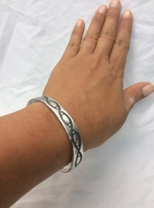 Hübsches Vintage Indianer Nora Sterling Stempel Manschette Armband gut gemacht - Bild 1 von 6