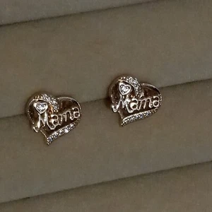 Ohrstecker Herz Desing mit weißem Micro Pave Gold Lagenlook / Oro Laminado  - Bild 1 von 4