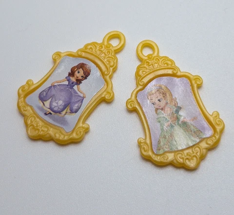 Disney Sofia The First Princess Ivy Gold Plastic Necklace Charms Lot of 2 Cover