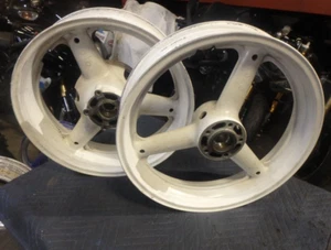 SUZUKI GSXR 1100W 95-98 FRONT AND REAR WHEEL SET, STRAIGHT - Bild 1 von 18