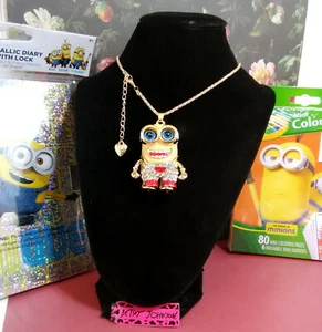 Minions SET BESTEHEND AUS 3 Crayola Malvorlagen Metalic Tagebuch mit Schloss und Halskette Geschenke - Bild 1 von 7