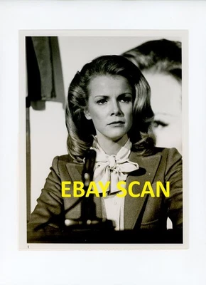 LARAINE STEPHENS "POLICE WOMAN" ORIGINAL NBC TV PORTRAIT STILL - Image 1 of 2