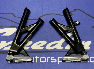 Juego reposapiés pasajero Suzuki GSX-8R/S 2023-2025 OEM 43821-25L00, 43811-25L00 Foto 1 de 4