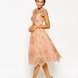 Chi Chi London Ida rose gold/peach embroidered dress size 6 BNWOT - Picture 1 of 3