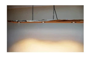 Abgehängtes Eibenholz Schnittholz mit 3x LED Spotleuchten, hängende Holz Holzleuchte - Bild 1 von 9