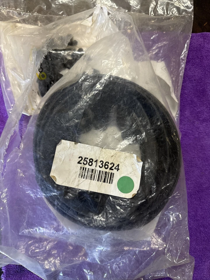 NOS Cadillac Lower Valance Apron Front Coupe for CTS 25813624 +hardware - Image 1 of 2