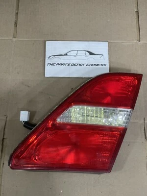 Conjunto de lente de carcasa de lámpara de luz trasera derecha 2001-2004 Lexus LS430 OEM 81581-50110 Foto 1 de 4