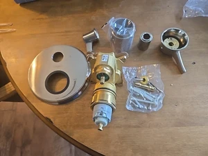 Hansgrohe 4449820 MetrisC Druckausgleichsventilblende mit integrierter Umstellung 208 - Bild 1 von 6