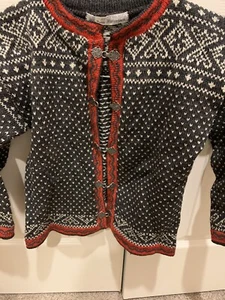 Skjaeveland Norwegian Wool Cardigan Sweater Hooks - Picture 1 of 9